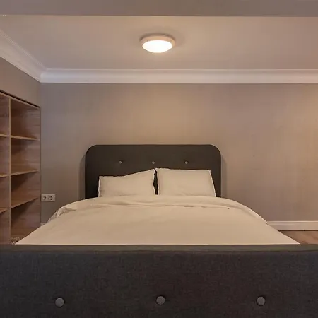 Retreat, Free Private Parking