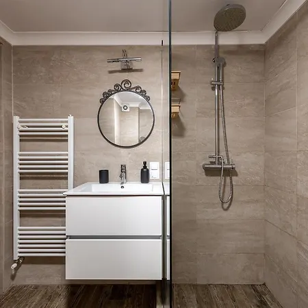 Retreat, Free Private Parking